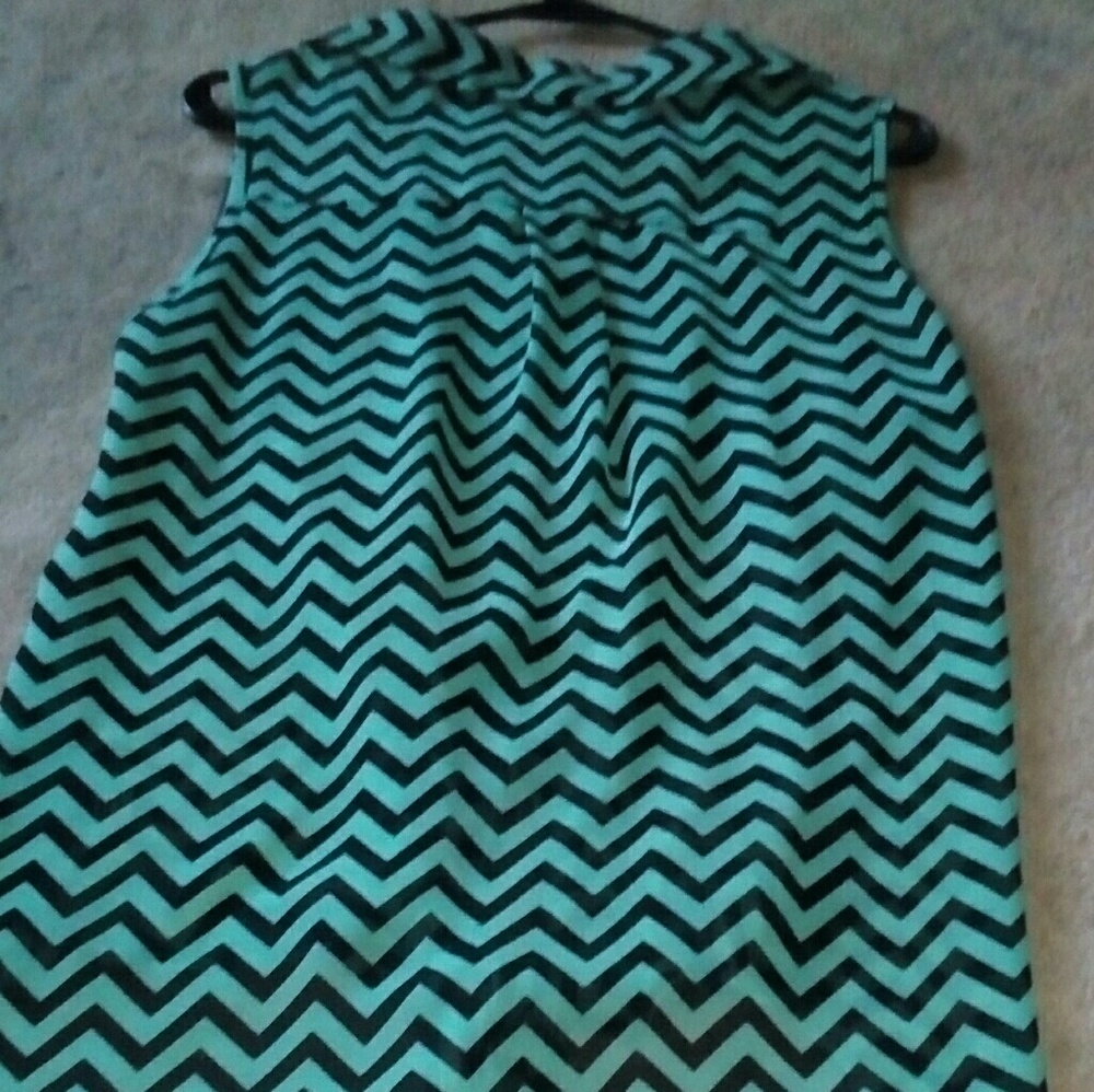 Green black M sheer shirt - Picture 3 of 3